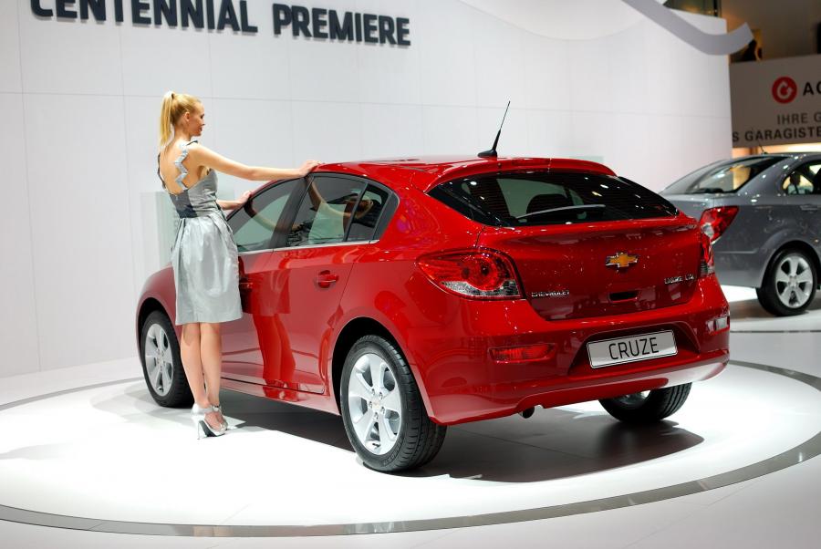  Chevrolet Cruze Hatchback 2012 года  (фото 4 из 13)